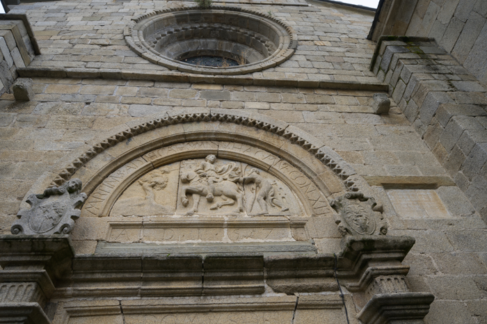 Portada de la iglesia del monasterio de San Martín de Castañeda